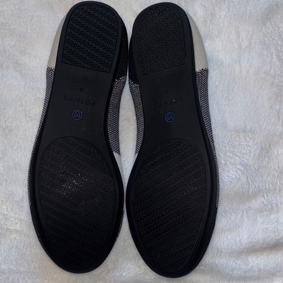 Rothy's Women's The  Flat Round Cap Toe Shoe In A Black And Cream Pattern size 9 - Picture 8 of 12